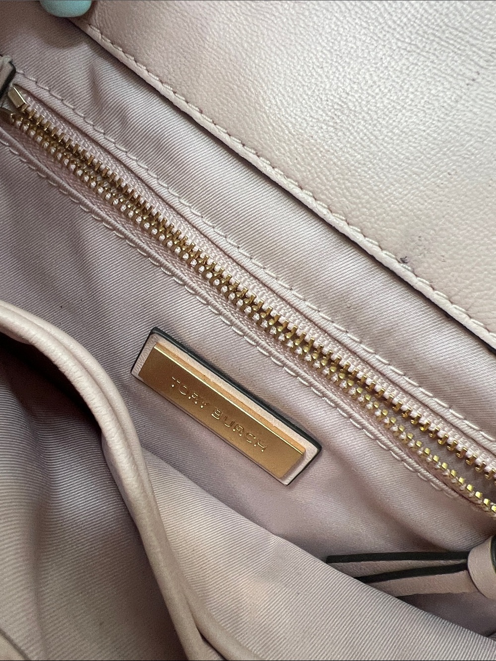 TORY BURCH Quilted Fleming Leather Crossbody Bag in Blush Pink - Picture 7 of 7